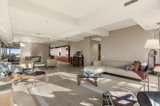 7167 E Rancho Vista Dr in Scottsdale, AZ - Building Photo - Building Photo