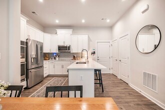 16276 Connors Wy in Rockville, MD - Building Photo - Building Photo
