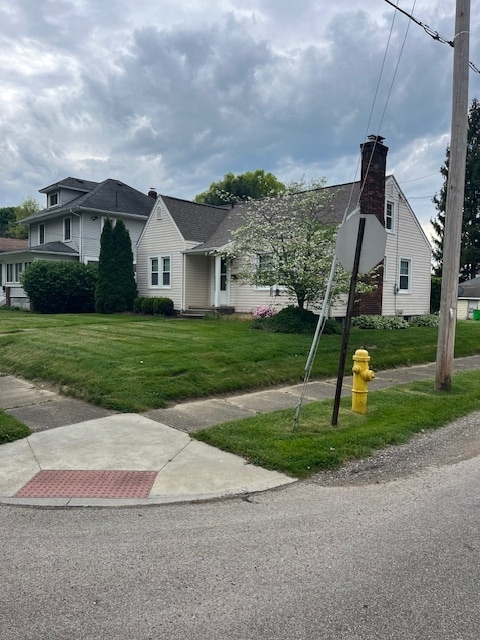 property at 122 27th St NW