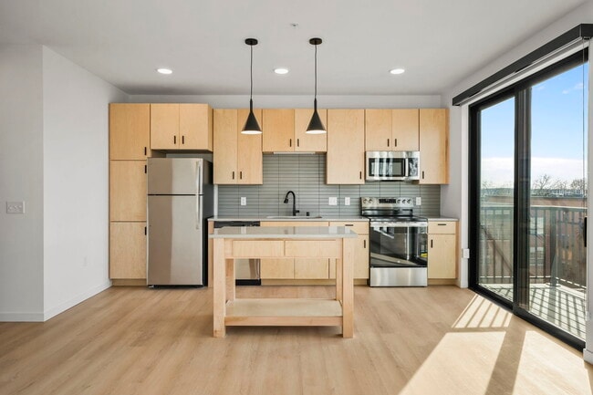 Irwin in Madison, WI - Foto de edificio - Building Photo