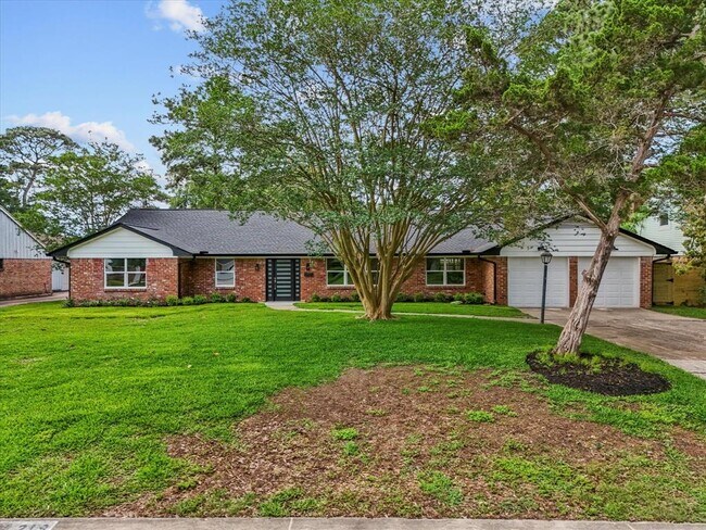 property at 219 Driftwood Dr