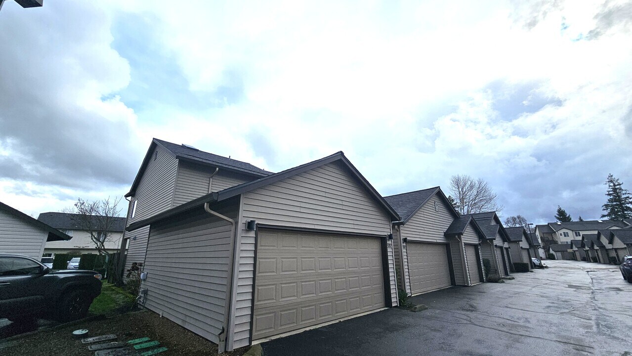 5264 NE 121st Ave in Vancouver, WA - Building Photo