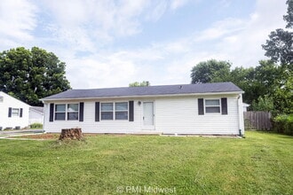 126 Lewis Dr in Mooresville, IN - Building Photo - Building Photo