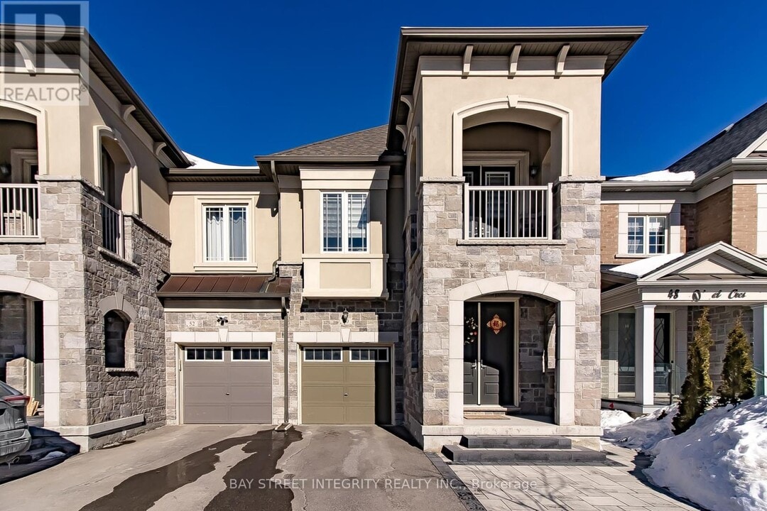50 Drizzel Cres in Richmond Hill, ON - Building Photo