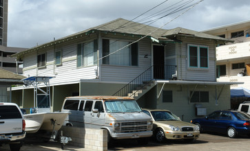 746 Paani St in Honolulu, HI - Building Photo - Building Photo