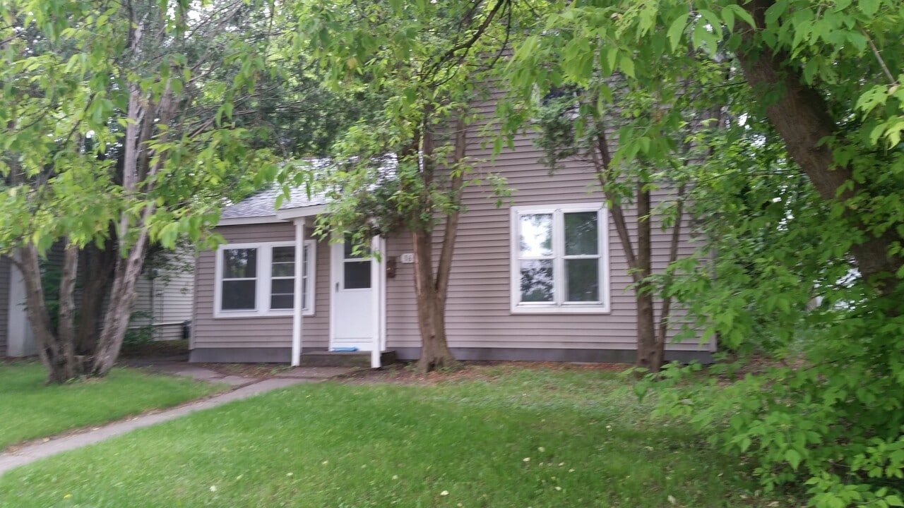 1624 Oak St in Brainerd, MN - Building Photo