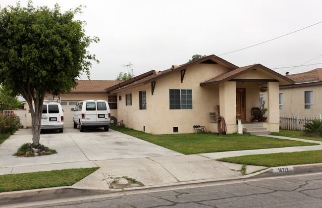 18703-18711 Grayland Ave in Artesia, CA - Building Photo - Building Photo