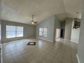 5906 Birchwood Dr in Tampa, FL - Building Photo - Building Photo