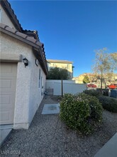 8100 Finch Feather St in Las Vegas, NV - Building Photo - Building Photo