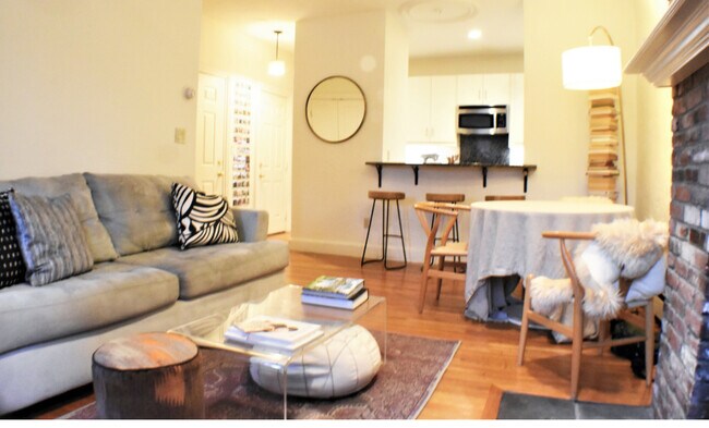 11 Worcester Sq, Unit 11 Worcester st #1