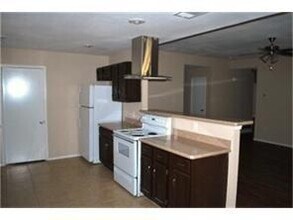 6106 Big Springs Dr in Arlington, TX - Building Photo - Building Photo