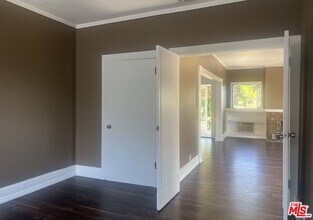 456 S Wilton Pl in Los Angeles, CA - Building Photo - Building Photo