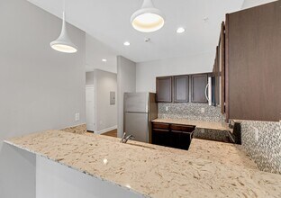 Reserve At Park South in Albany, NY - Building Photo - Building Photo