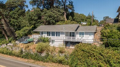 24103 Vashon Hwy SW in Vashon, WA - Building Photo - Building Photo