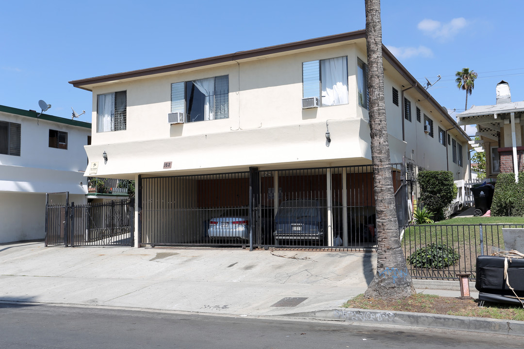 162 N Mariposa Ave in Los Angeles, CA - Building Photo