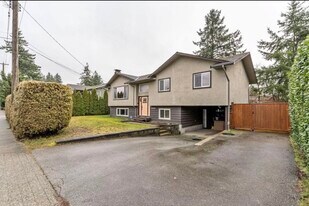 19340 Hammond Rd in Pitt Meadows, BC - Building Photo