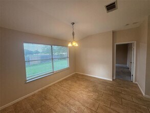 1002 Leah Ln in Round Rock, TX - Building Photo - Building Photo