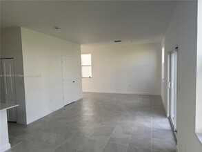 2426 SE 26th Ln in Homestead, FL - Building Photo - Building Photo