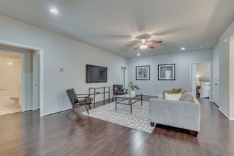 2705 McCart Ave-Unit -#105 in Fort Worth, TX - Building Photo - Building Photo