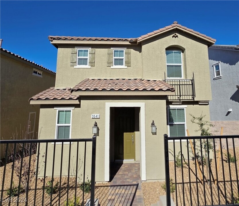 3541 Via Giulia Ln in Henderson, NV - Building Photo