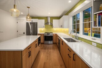 4402 Letitia Ave S in Seattle, WA - Building Photo - Building Photo