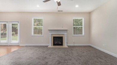 371 Shiloh Manor Dr in Marietta, GA - Building Photo - Building Photo