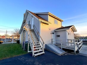 12 Clark Ln in Waterford, CT - Building Photo - Building Photo