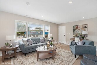 6047 N Northwest Hwy in Chicago, IL - Building Photo - Building Photo