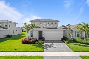 5742 Graceful Wy in Delray Beach, FL - Building Photo