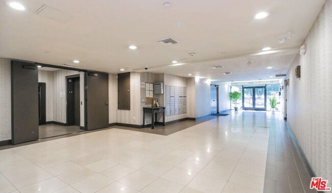 848 Irolo St in Los Angeles, CA - Building Photo - Building Photo