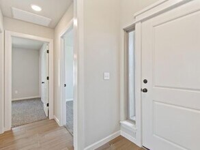 5210 S Walnut Creek Pl in Sand Springs, OK - Building Photo - Building Photo