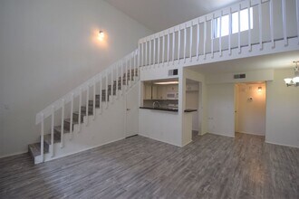 6401 Riverton Ave in Los Angeles, CA - Building Photo - Building Photo