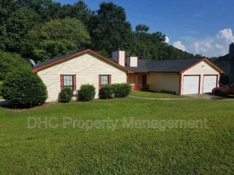 1967 Laboon Cir in Atlanta, GA - Building Photo