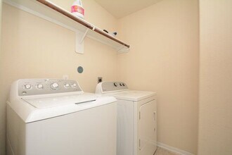 2214 Forest Floor Ct in Rosenberg, TX - Building Photo - Building Photo