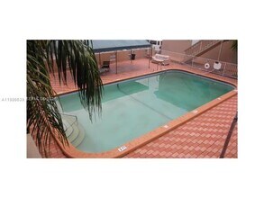 1370 NE 119th St in Miami, FL - Building Photo - Building Photo