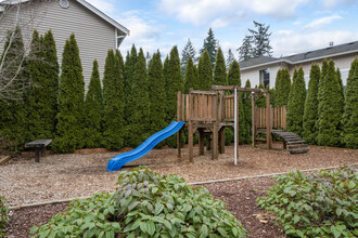 Whisperwood Lane in Lynnwood, WA - Building Photo - Building Photo