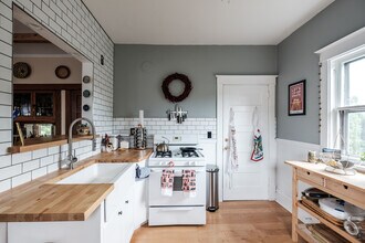 2016 Selby Ave, Unit Upper in St. Paul, MN - Building Photo - Building Photo