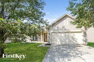 8310 Chesterhill Ln, Unit 306 in Indianapolis, IN - Building Photo