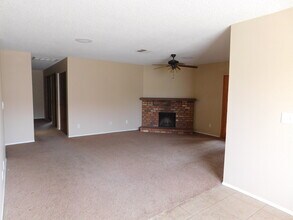 1101 N Kenneth Ct in Chandler, AZ - Building Photo - Building Photo