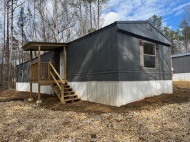 127 Road 1252 in Mooreville, MS - Building Photo