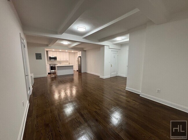 WEST 68 STREET in New York, NY - Building Photo - Building Photo