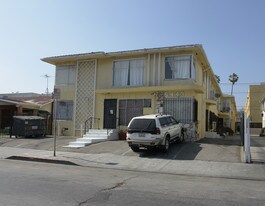 5441-5443 Romaine St Apartamentos