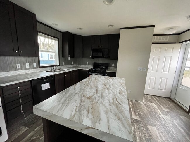 39 Sparrow Hill Dr in Orion Township, MI - Building Photo - Building Photo