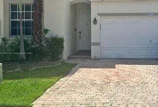 2614 SW 188th Ave in Miramar, FL - Building Photo - Building Photo