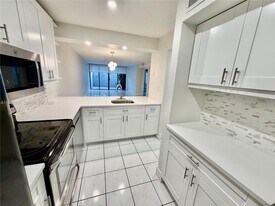 11336 NW 16th St in Pembroke Pines, FL - Building Photo