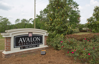 Avalon Apartment - Income Restricted in Columbus, GA - Foto de edificio - Building Photo