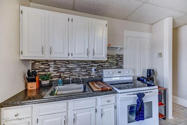 142 E 5th St, Unit 2 in Bloomsburg, PA - Building Photo - Building Photo