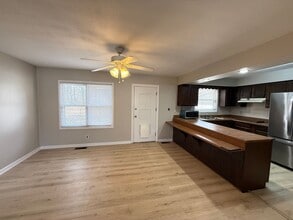 105 Milton Dr in Paducah, KY - Building Photo - Building Photo