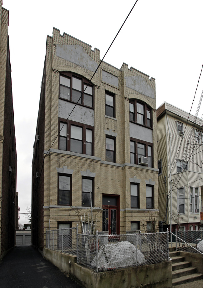 151 Highland Ave in Jersey City, NJ - Foto de edificio - Building Photo