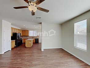 221 W Vuelta Friso in Sahuarita, AZ - Building Photo - Building Photo